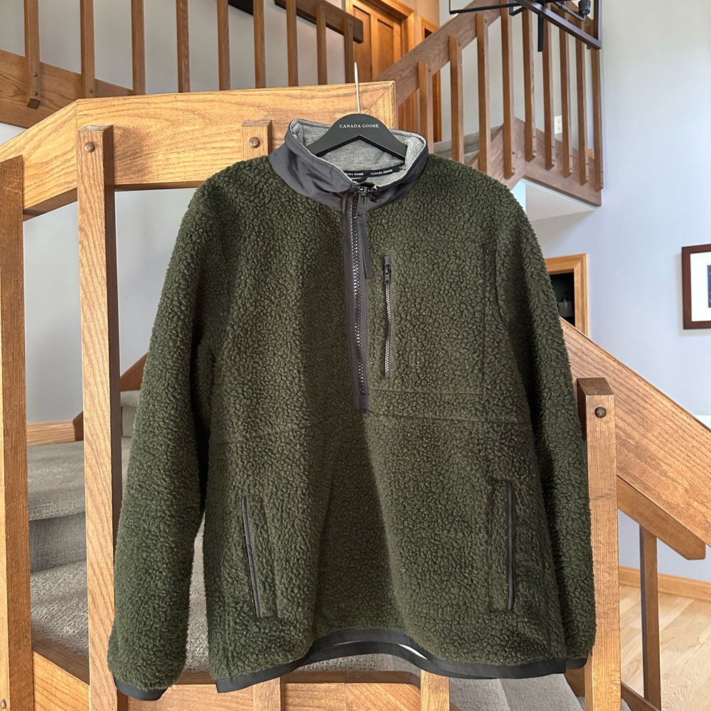 Canada Goose Renfrew Olive Fleece pullover Jacket